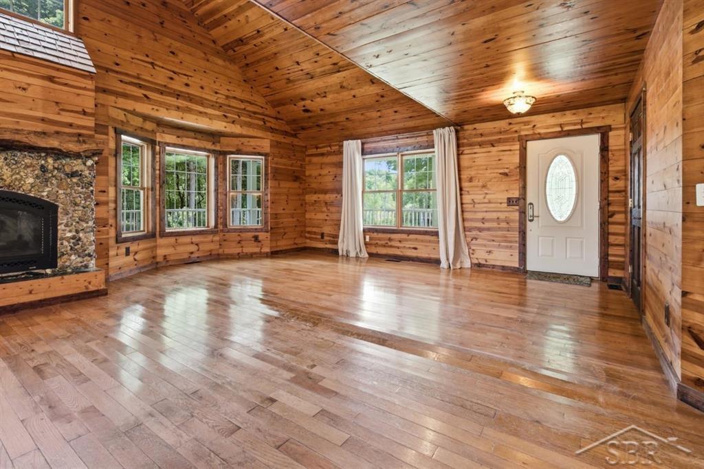 4991 Millis Road North Branch, MI 48461 - Photo 10 of 65 50217553-e2ba906d-0c05-4af7-b038-6073be714e0d.JPG
