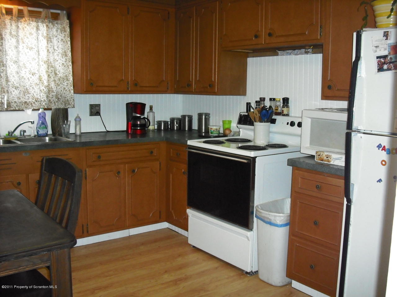 115 South Ridge Street Taylor, PA 18517 - Photo 7 of 13 Gallery Image 7
