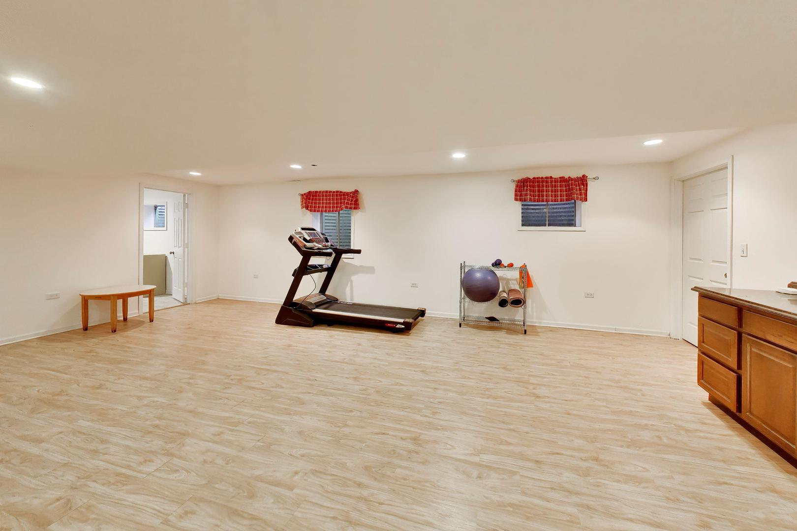 1425 Tyrell Avenue Park Ridge, IL 60068 - Photo 44 of 55 Gallery Image 44