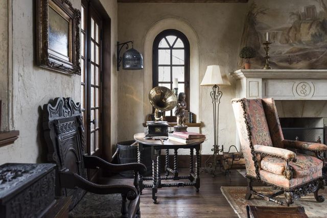 a view of a flower in a garden