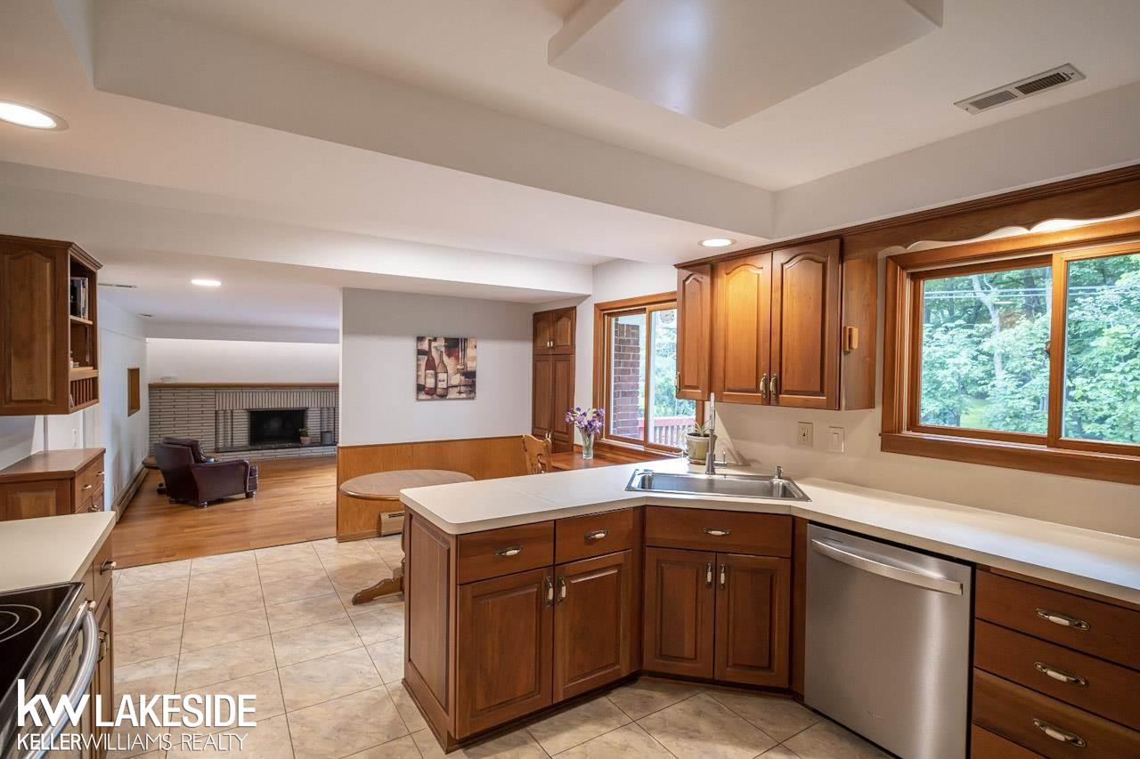 639 Alpine Court Rochester Hills, MI 48309 - Photo 15 of 54