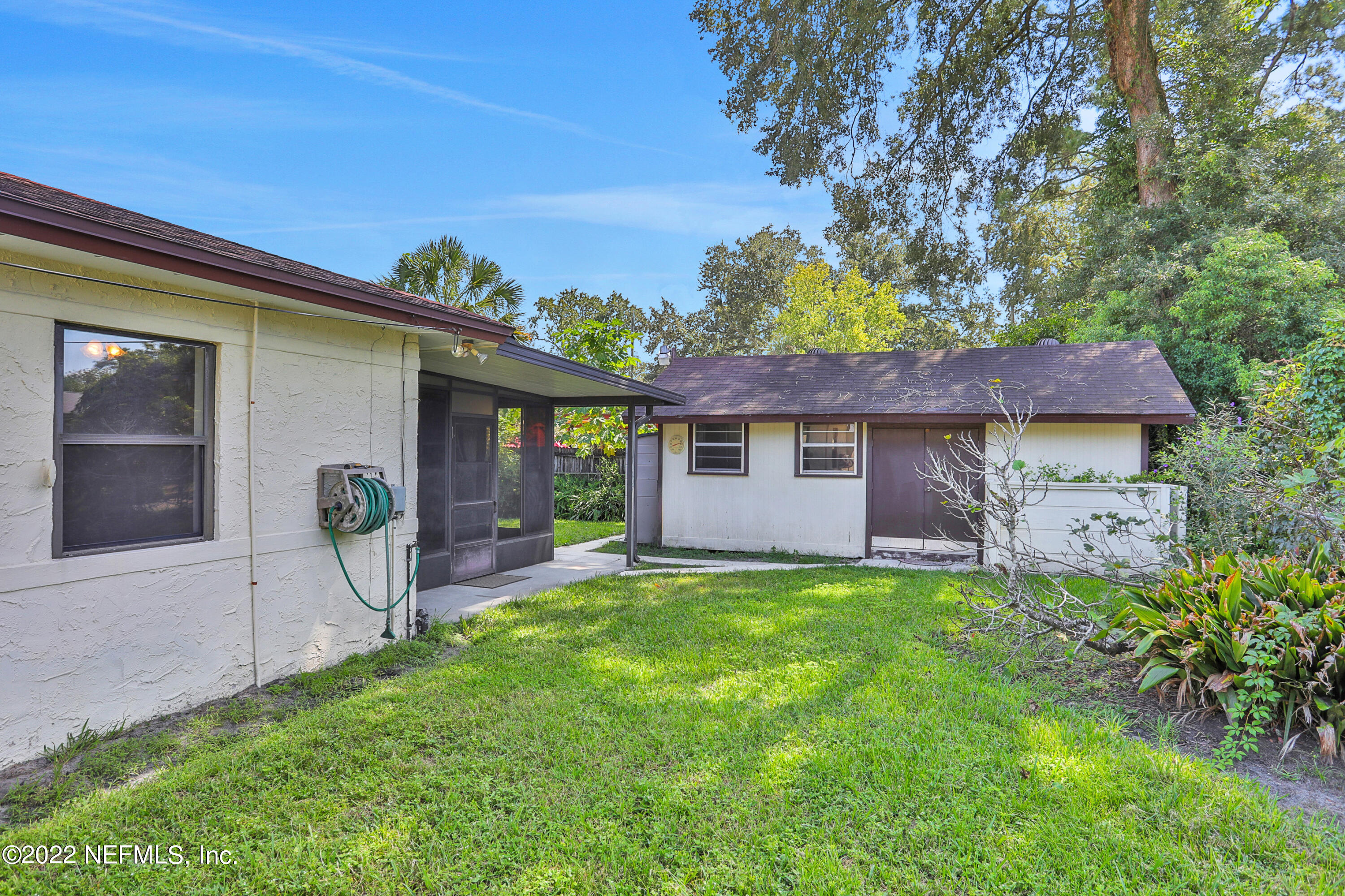 2506 Community Road Jacksonville, FL 32207 - Photo 32 of 36 Side Yard and Workshop