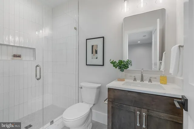 $3,399,000 | 809 North Kenmore Street, Arlington, VA 22201