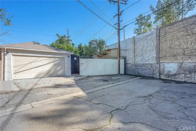 $5,299 | 6119 Tampa Avenue, Tarzana, CA 91335