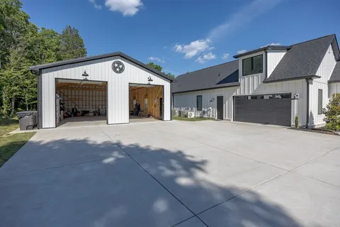 $1,650,000 | 2207 Carpenter Bridge Road, Columbia, TN 38401