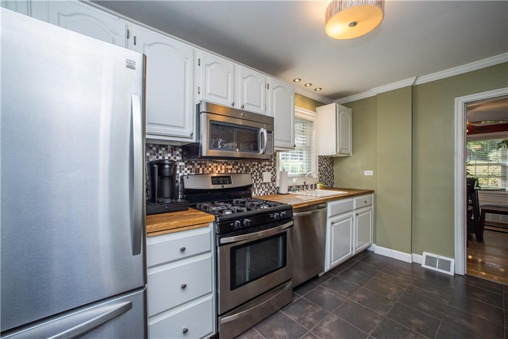 351 Hawthorne Road Pittsburgh, PA 15209 - Photo 16 of 21 Gallery Image 16