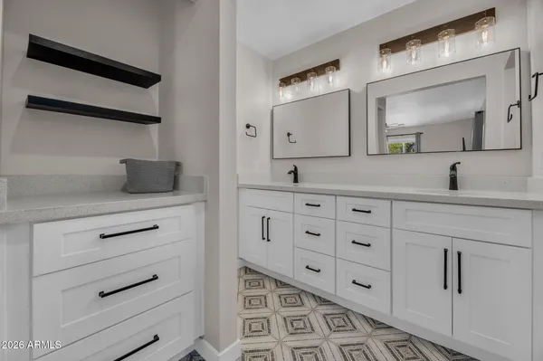 $3,250 | 325 East Mitchell Drive, Phoenix, AZ 85012