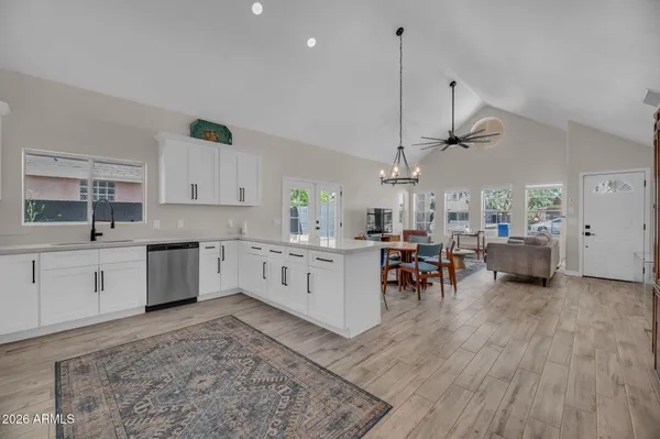 $3,250 | 325 East Mitchell Drive, Phoenix, AZ 85012