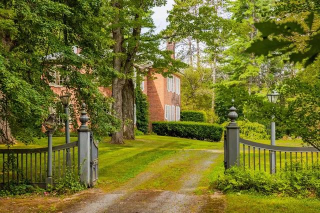 $1,600,000 | 10 Bischoff Lane, Hartland, VT 05048