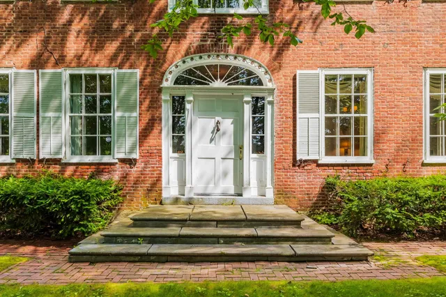 $1,600,000 | 10 Bischoff Lane, Hartland, VT 05048