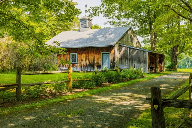 $1,600,000 | 10 Bischoff Lane, Hartland, VT 05048