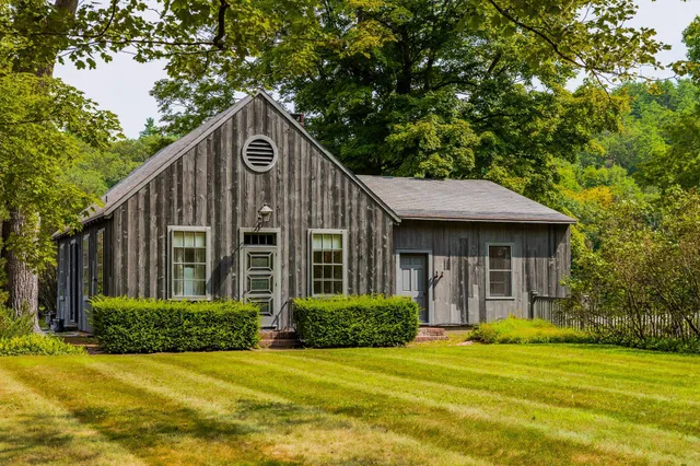 $1,600,000 | 10 Bischoff Lane, Hartland, VT 05048