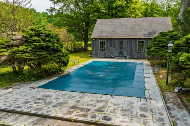 $1,600,000 | 10 Bischoff Lane, Hartland, VT 05048