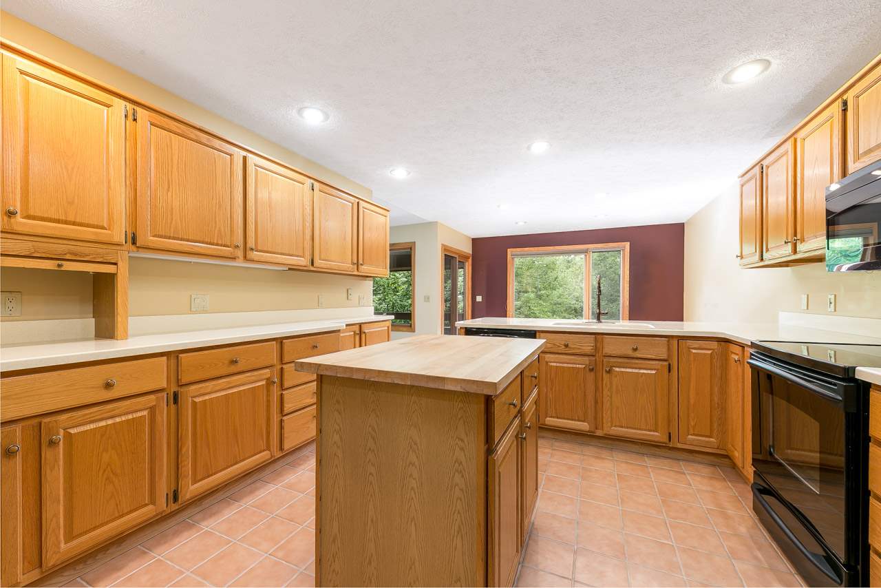 6666 Mission Ridge Traverse City, MI 49686 - Photo 11 of 29 1866730-10.JPG