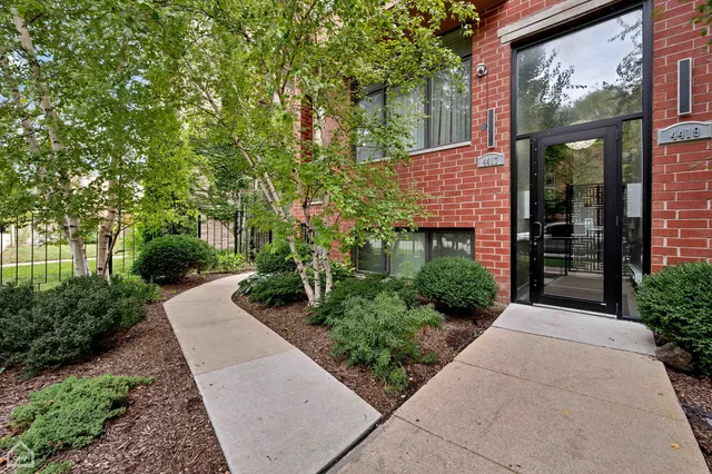 $3,105,000 | 4417 South Indiana Avenue, Chicago, IL 60653