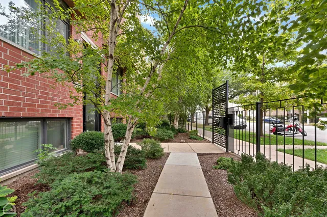 $3,105,000 | 4417 South Indiana Avenue, Chicago, IL 60653