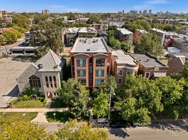 $3,105,000 | 4417 South Indiana Avenue, Chicago, IL 60653