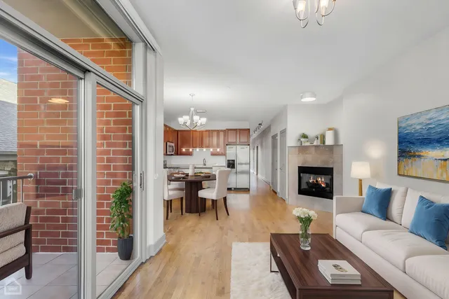 $3,105,000 | 4417 South Indiana Avenue, Chicago, IL 60653