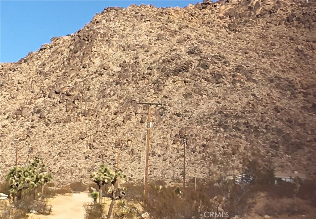 8675 Tortuga Trail Joshua Tree, CA 92252 - Photo 11 of 11 a view of a large building