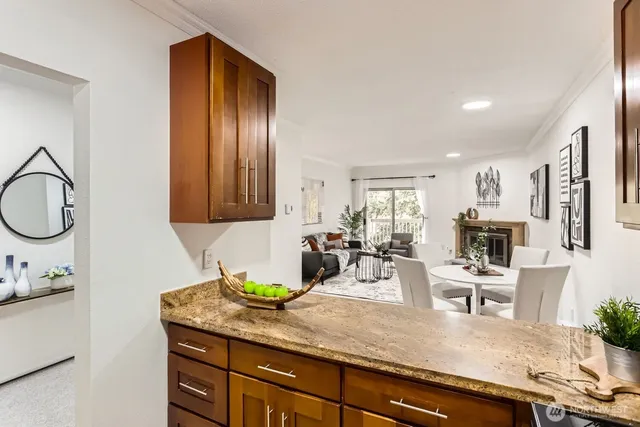 $385,000 | 14547 Northeast 40th Street, Unit J302, Bellevue, WA 98007