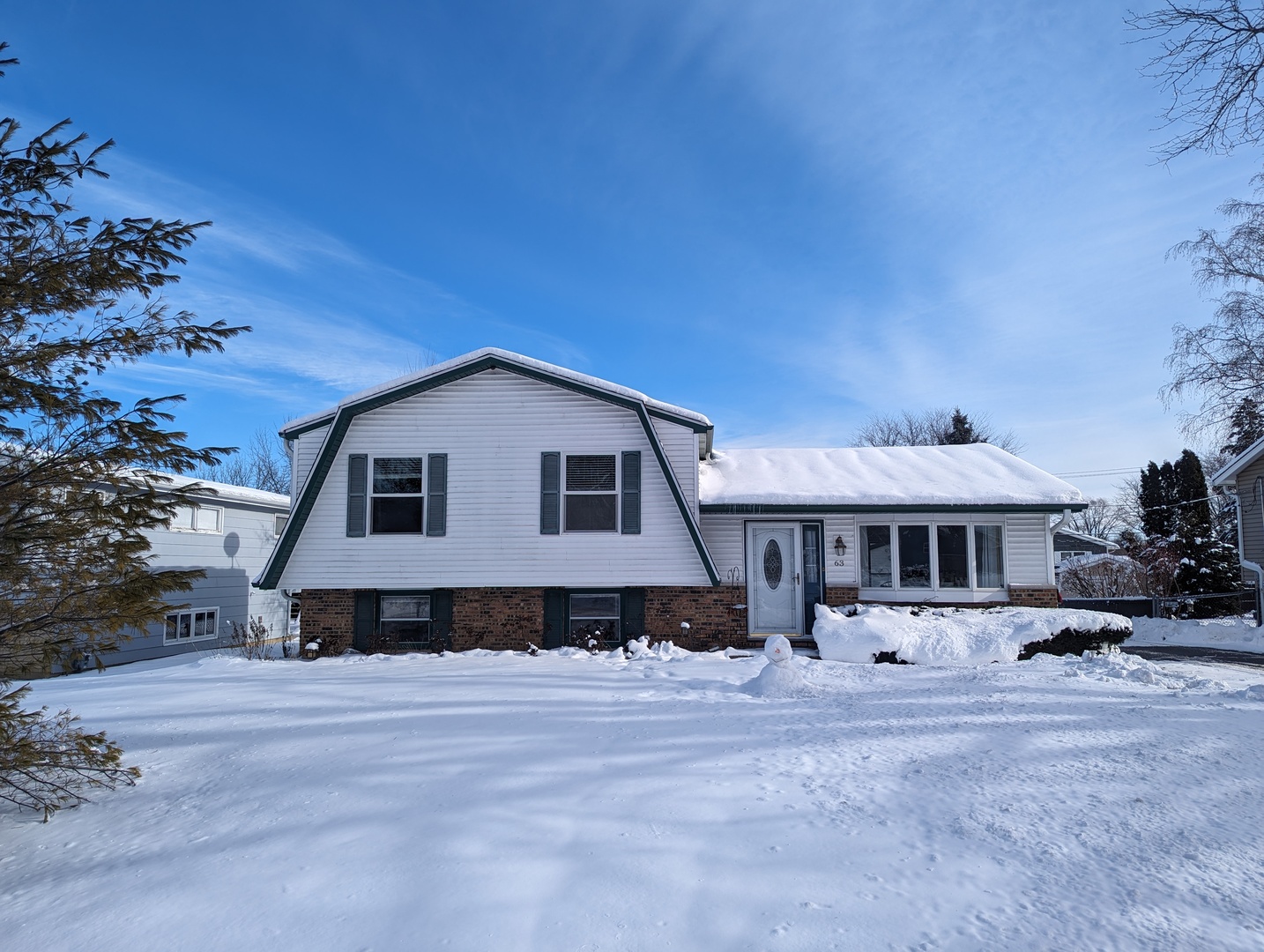 63 Hickory Drive, Lindenhurst, IL 60046 Compass