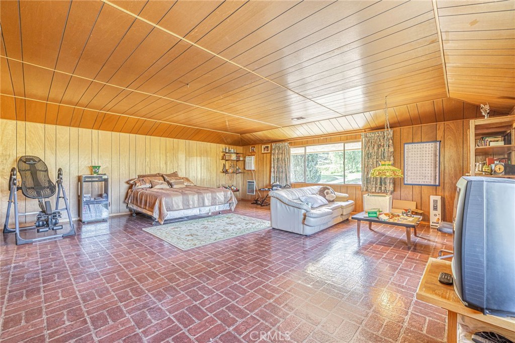 34201 Territory Road Agua Dulce, CA 91390 - Photo 12 of 59