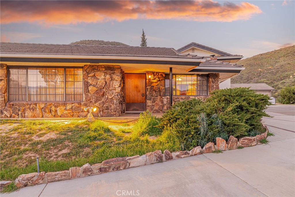 34201 Territory Road Agua Dulce, CA 91390 - Photo 2 of 59