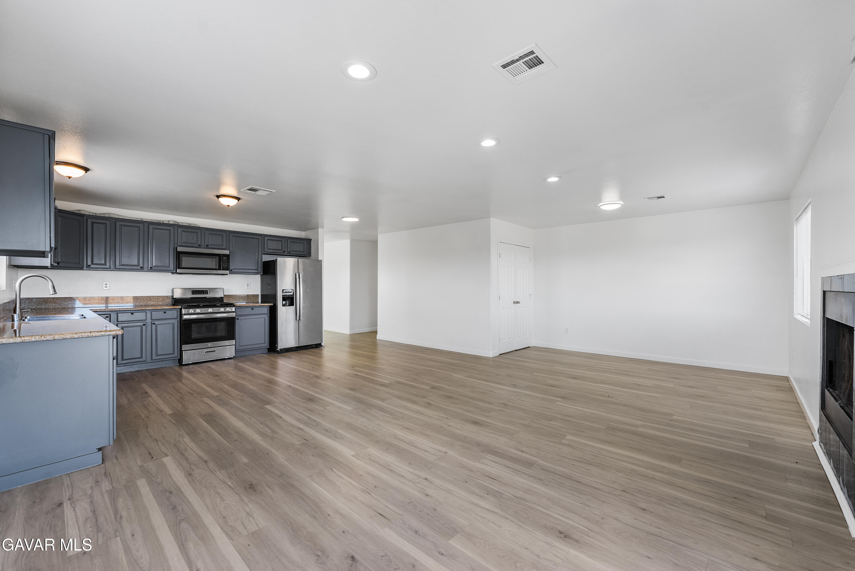 9249 East Ave R 4 Littlerock, CA 93543 - Photo 10 of 30 E Ave R4-12