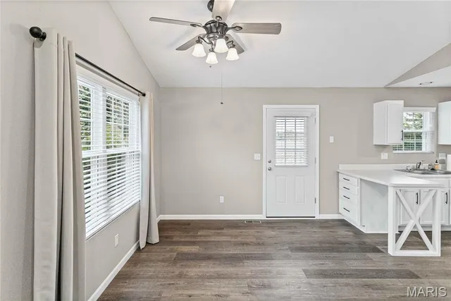 $219,900 | 428 Pheasant Lane, Moro, IL 62067