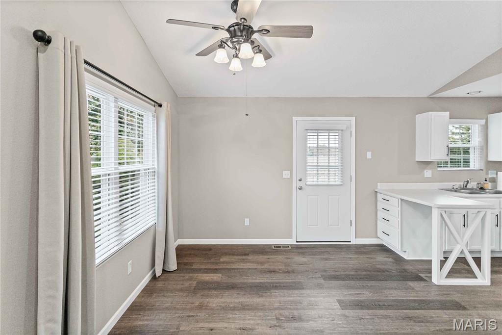 428 Pheasant Lane Moro, IL 62067 - Photo 12 of 59