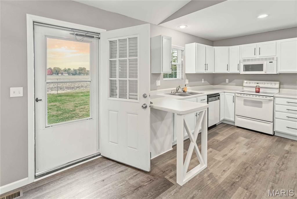 428 Pheasant Lane Moro, IL 62067 - Photo 14 of 59