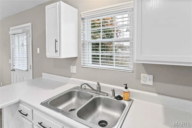 $219,900 | 428 Pheasant Lane, Moro, IL 62067