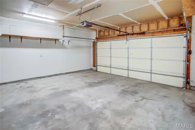 $219,900 | 428 Pheasant Lane, Moro, IL 62067