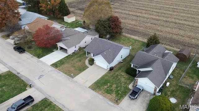 $219,900 | 428 Pheasant Lane, Moro, IL 62067