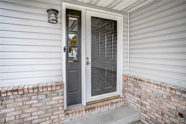 $219,900 | 428 Pheasant Lane, Moro, IL 62067