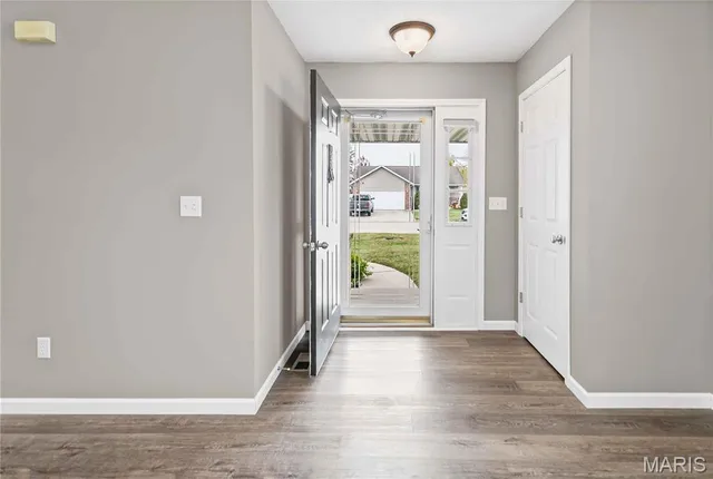 $219,900 | 428 Pheasant Lane, Moro, IL 62067