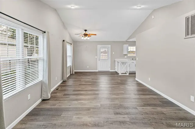 $219,900 | 428 Pheasant Lane, Moro, IL 62067