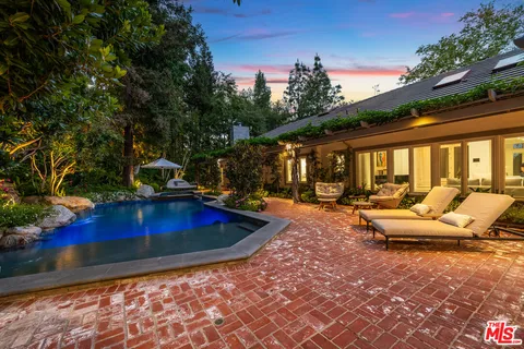 $4,995,000 | 19012 Dorlon Drive, Tarzana, CA 91356