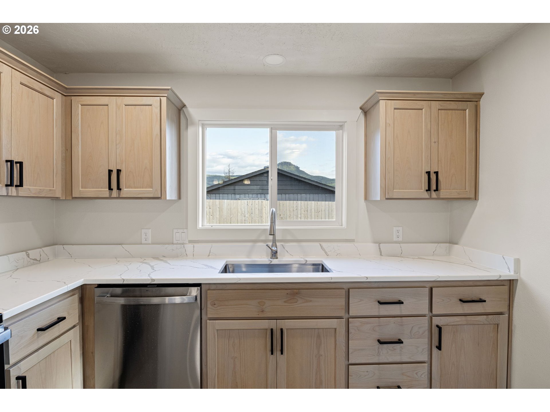 114 East 3rd Street Lowell, OR 97452 - Photo 11 of 31
