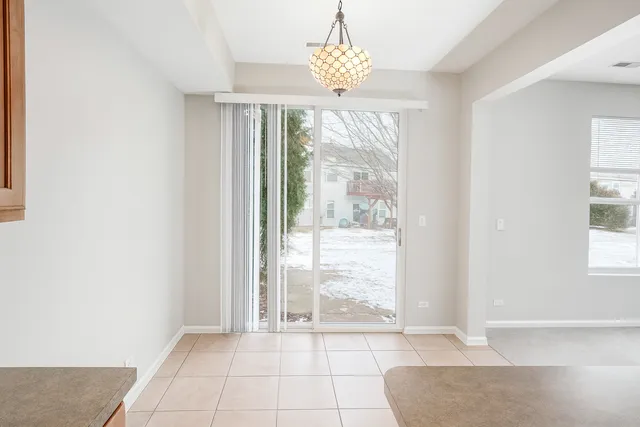 $2,700 | 3174 Bromley Lane, Unit 3174, Aurora, IL 60502