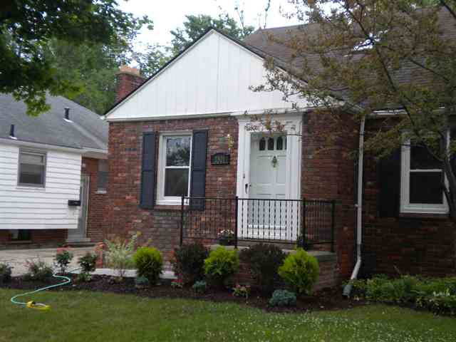 1801 Roslyn Road Grosse Pointe, MI 48236 - Photo 1 of 18 31062028.JPG