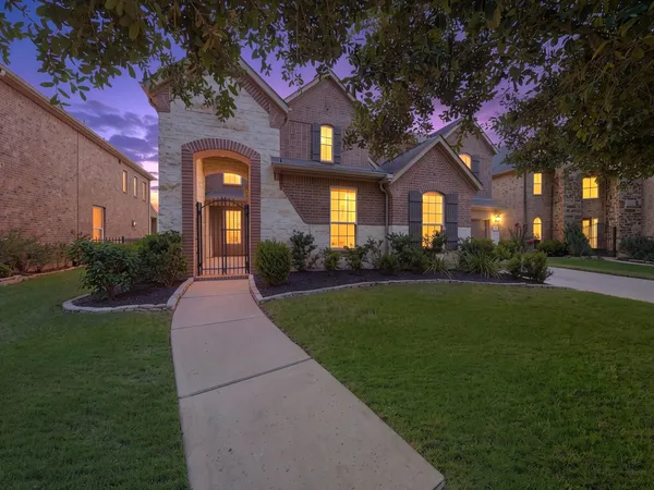 $800,000 | 3703 Blushing Hollow Drive, Katy, TX 77494