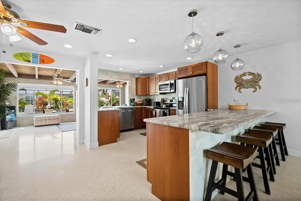 $9,000 | 327 Avenida Milano, Sarasota, FL 34242