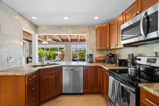 $16,000 | 327 Avenida Milano, Sarasota, FL 34242