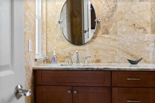 $16,000 | 327 Avenida Milano, Sarasota, FL 34242