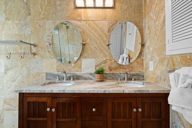 $16,000 | 327 Avenida Milano, Sarasota, FL 34242