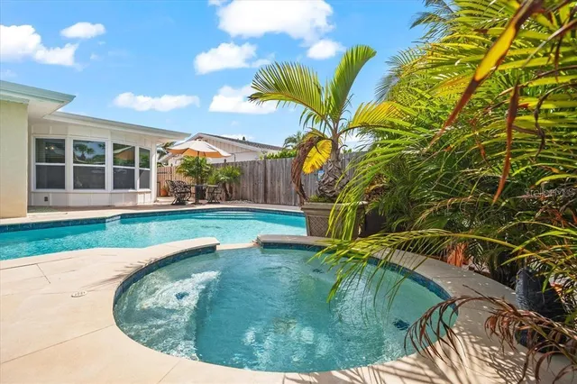 $16,000 | 327 Avenida Milano, Sarasota, FL 34242