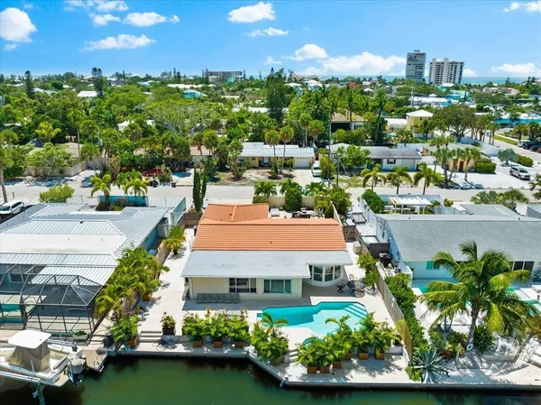 $9,000 | 327 Avenida Milano, Sarasota, FL 34242