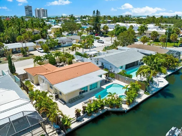 $9,000 | 327 Avenida Milano, Sarasota, FL 34242