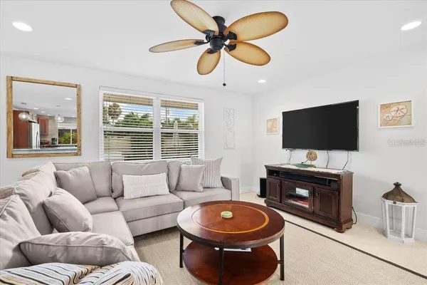 $9,000 | 327 Avenida Milano, Sarasota, FL 34242